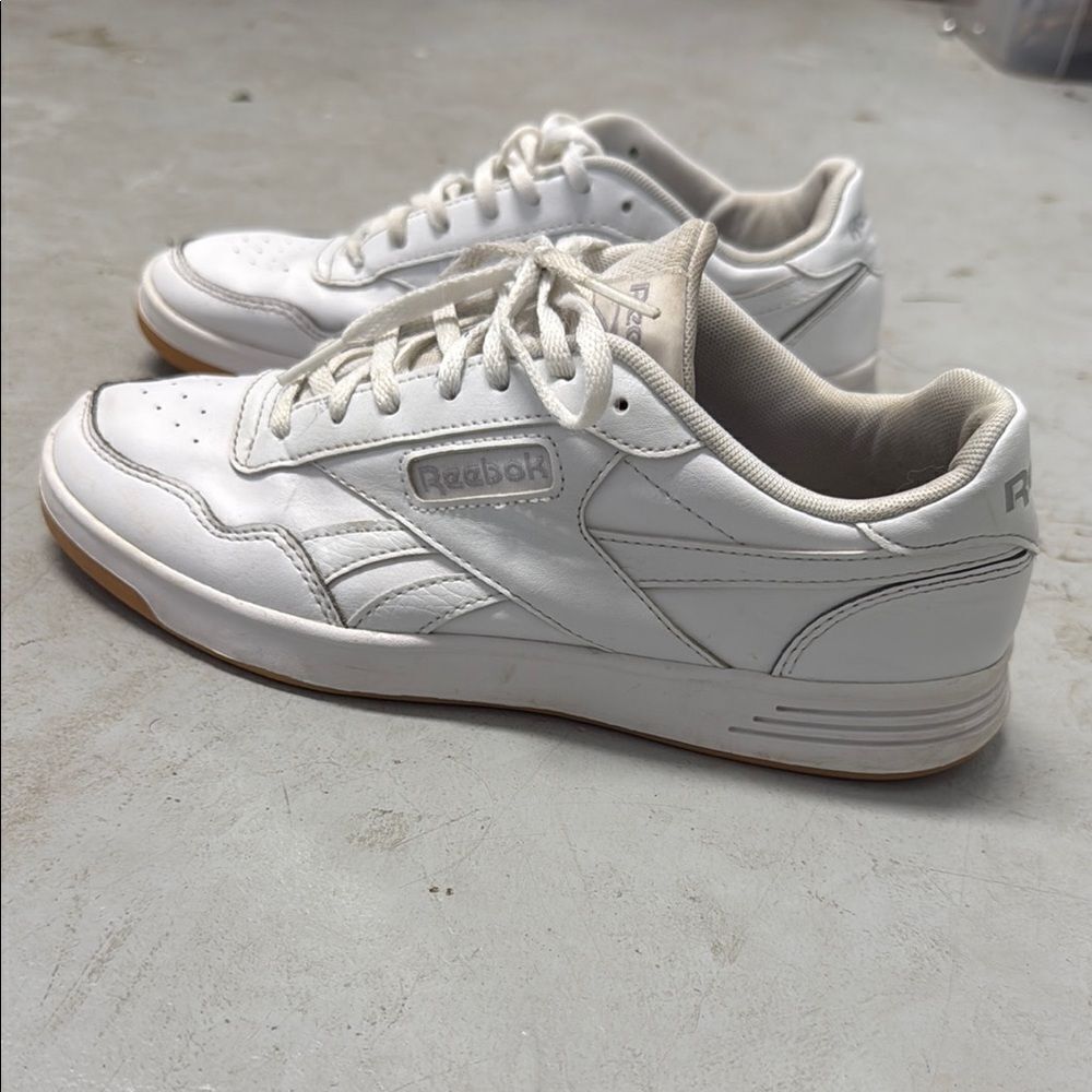 Reebok White Sneakers - Memory Tech Inside - Great Condition - Women's Size 8